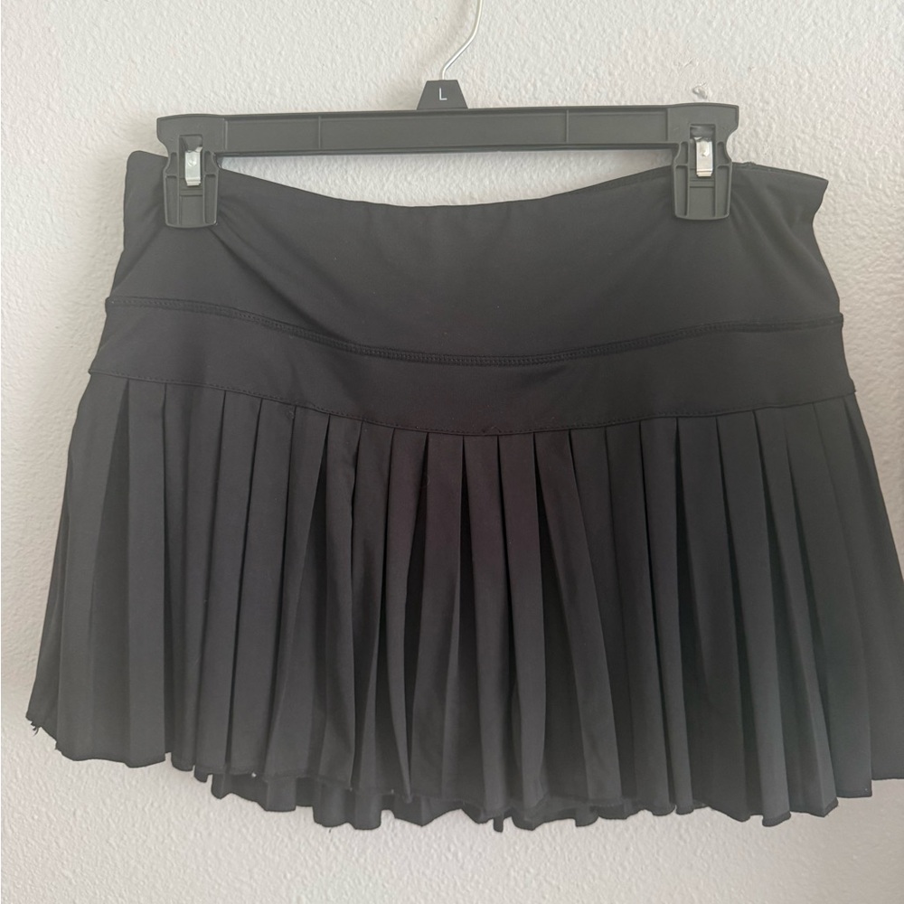 Chic Black Pleated Mini Skirt